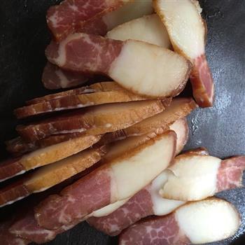 土豆炒腊肉的做法步骤2