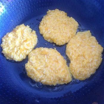 南瓜米饭煎蛋饼的做法步骤2