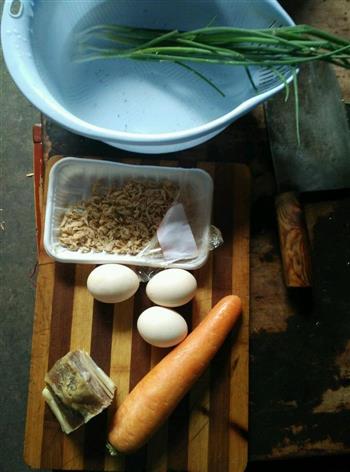 胡萝卜虾皮鸡蛋饼的做法步骤2