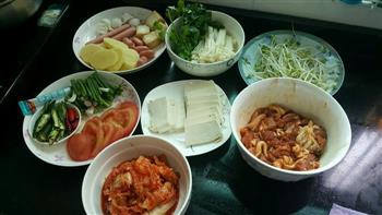 韩国泡菜锅的做法步骤2