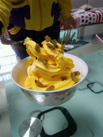 芒果牛奶冰淇淋的做法步骤3
