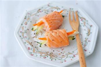 三文鱼蔬菜卷的做法步骤12