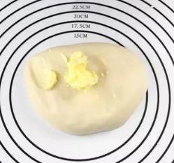 香葱肉松面包卷-松软可口的做法图解4