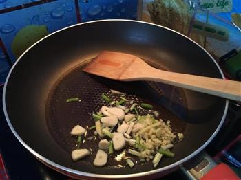 香菇糯米饭的做法步骤2