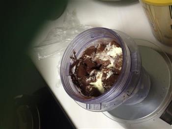 低脂巧克力香蕉冰淇淋的做法步骤2
