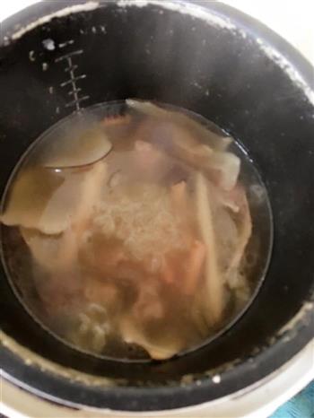 花胶螺片海底椰排骨汤的做法步骤6