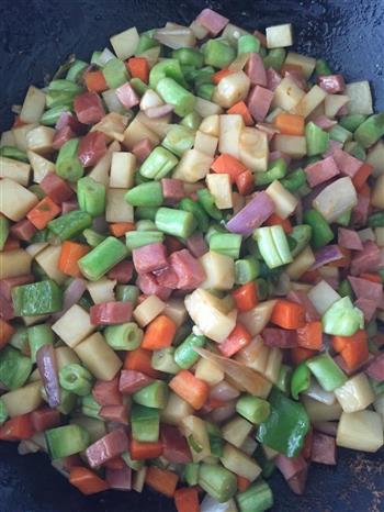 培根土豆豆角焖饭的做法步骤4