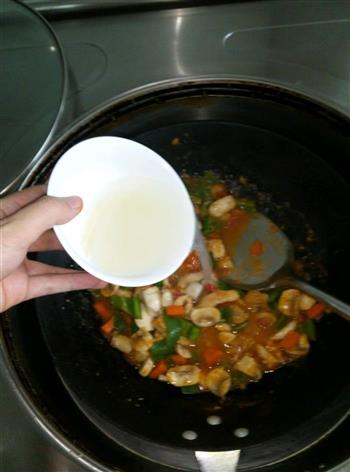 高热量咖喱蘑菇鸡肉意大利面的做法步骤15