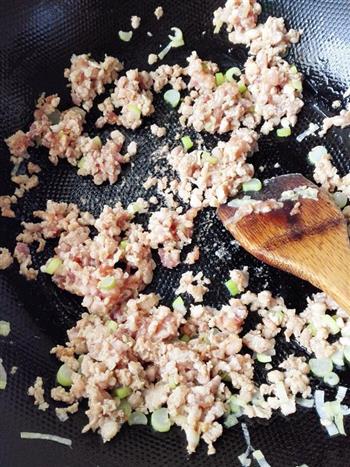 肉末豆角焖饭的做法步骤4