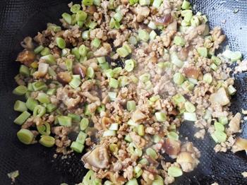 肉末豆角焖饭的做法步骤6