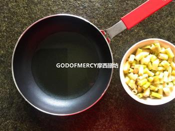米饭必杀技-舌尖上细嫩的抵抗笋炒泡菜的做法步骤4
