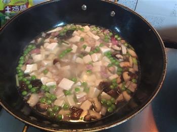 什锦鲜虾豆腐汤的做法图解4