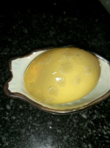 黄瓜皮蛋汤的做法图解1