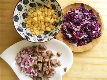 紫甘蓝焖饭的做法步骤1
