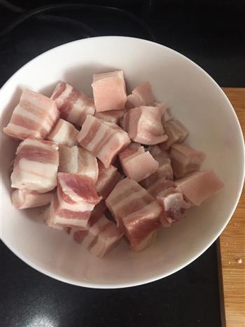 猪肉炖粉条熬白菜的做法步骤1