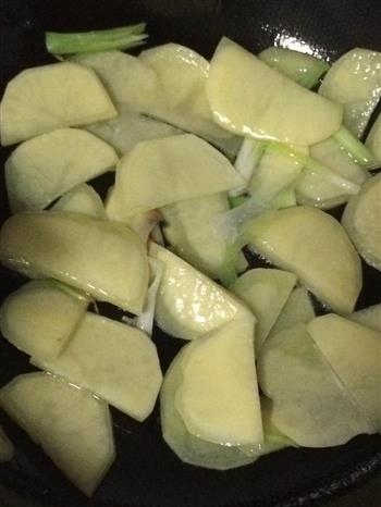 香菇土豆片的做法步骤2