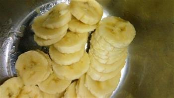 快手早餐-香蕉牛奶燕麦片的做法步骤1