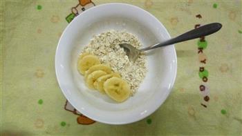 快手早餐-香蕉牛奶燕麦片的做法图解4