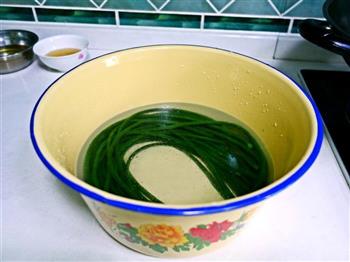 夏日凉菜-姜汁蒜泥豇豆的做法图解4