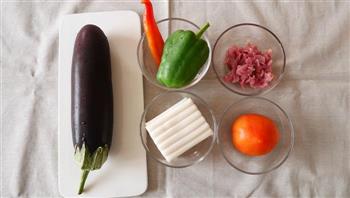 简单易做－蚝油茄子年糕煲的做法步骤1