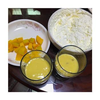 奶油芒果汁的做法步骤2