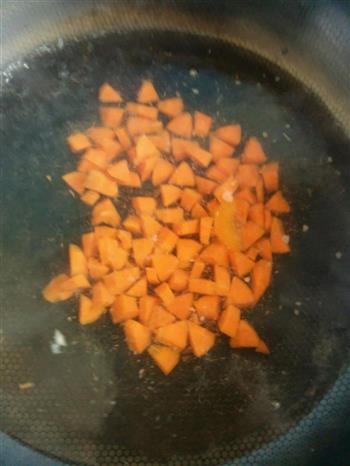胡萝卜腊肠焖饭的做法步骤5