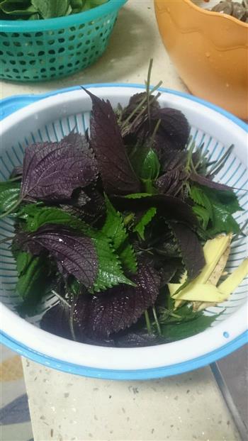 紫苏炒蛤蜊的做法步骤2