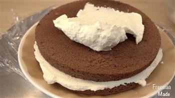 可可戚风 巧克力围边奶油蛋糕的做法步骤12