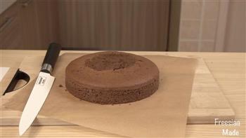 可可戚风 巧克力围边奶油蛋糕的做法图解9