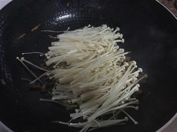 金针菇炒肉丝的做法步骤5