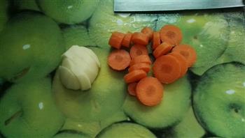 胡萝卜土豆泥的做法图解1