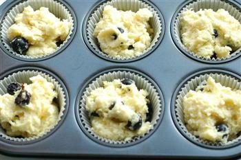 金顶酥粒蓝莓马芬蛋糕的做法步骤10