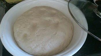 豆沙花卷面包的做法步骤2