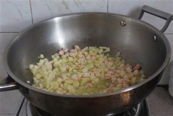土豆虾仁焖饭的做法步骤3