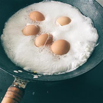 五香卤蛋的做法步骤1
