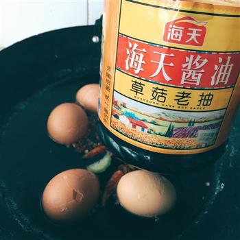 五香卤蛋的做法步骤4