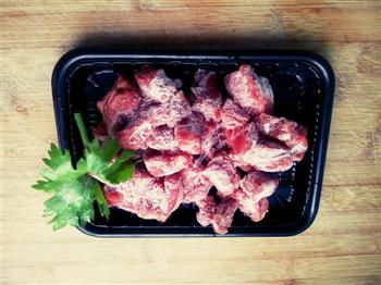 麻辣香锅+牛肉的做法步骤1