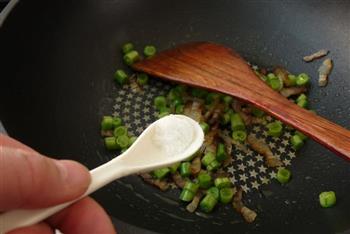 腊肉香菇炒糙米饭的做法步骤7