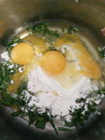 鸡蛋韭菜煎饼   简单易学的做法步骤3