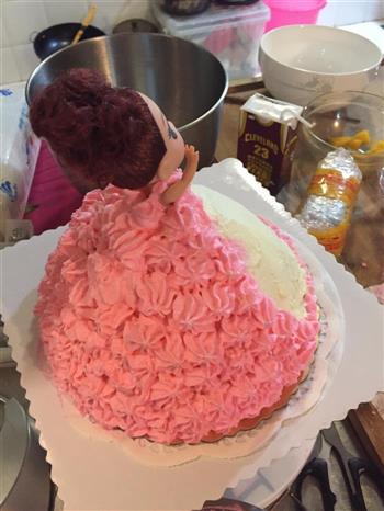 彩虹芭比公主蛋糕的做法步骤25