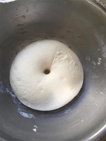 奶黄包，牛奶馒头的做法步骤1