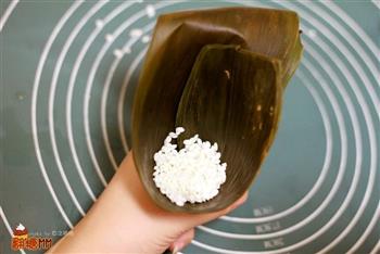 江米豆沙粽的做法步骤15