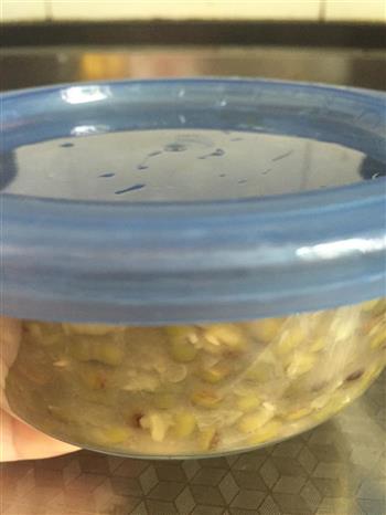 莲子绿豆百合汤的做法图解10