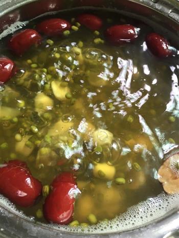 莲子绿豆百合汤的做法步骤6