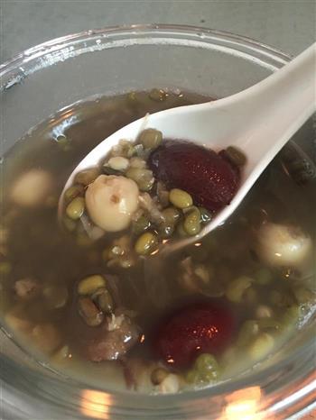 莲子绿豆百合汤的做法步骤9