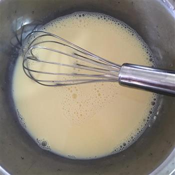 快手早餐-蛋奶吐司布丁的做法步骤1