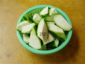 清爽夏季，瑶柱丝瓜汤的做法步骤3