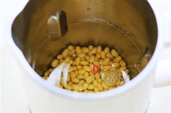 豆浆龟苓膏的做法步骤2
