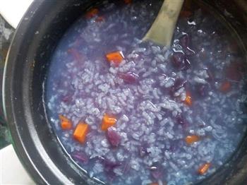 紫薯胡萝卜粥的做法步骤2