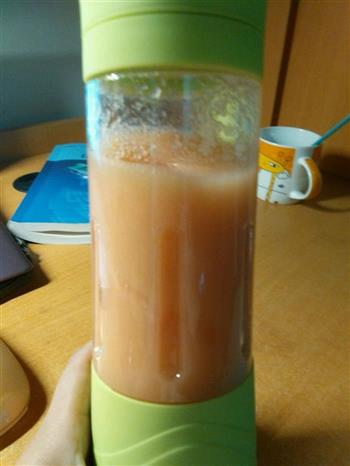 西瓜苹果西红柿汁的做法图解5